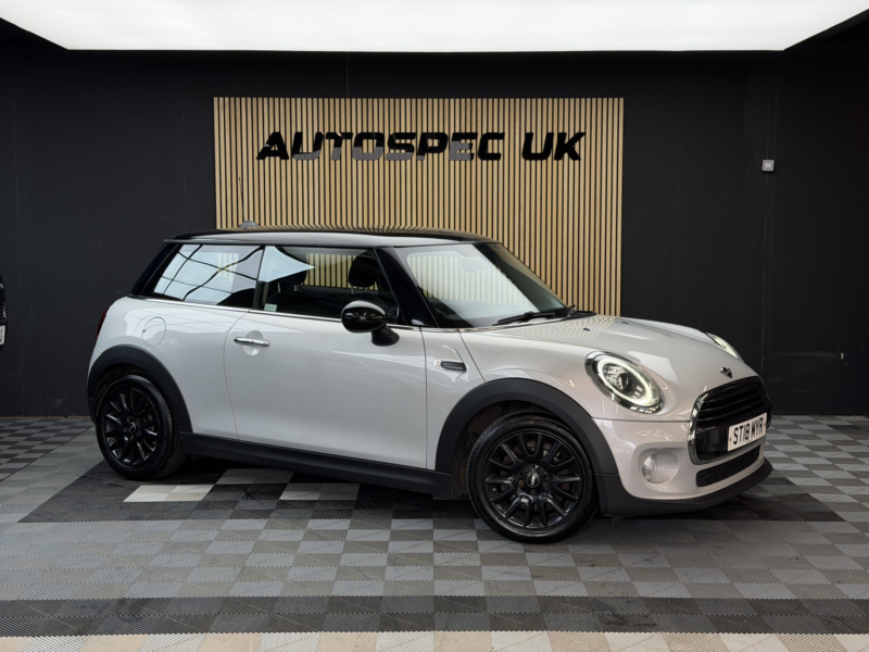2018 MINI Hatch 1.5 Cooper 3-Door Hatch in Silver — image 1
