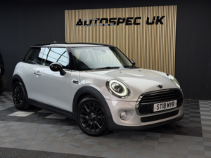 2018 MINI Hatch 1.5 Cooper 3-Door Hatch in Silver — image 2