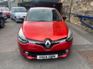 2014 Renault Clio 1.5 Dci Dynamique S Medianav Euro 5 (s/s) 5dr in Red — image 2
