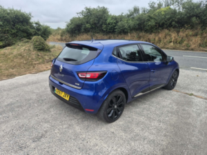 2017 Renault Clio 1.5 Dynamique S Nav Dci 90 in Blue — image 5