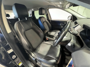 2016 Land Rover Discovery Sport 2.0 Td4 Se Tech 4WD Euro 6 (s/s) 5dr in Black — image 3