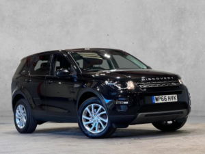 2016 Land Rover Discovery Sport 2.0 Td4 Se Tech 4WD Euro 6 (s/s) 5dr in Black — image 4
