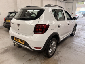 2017 Dacia Sandero Stepway 1.5 Stepway Ambiance Dci 90 in White — image 4