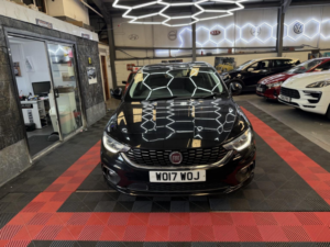 2017 Fiat Tipo 1.4 Tipo Hatchback 1.4 95hp Lounge in Black — image 2