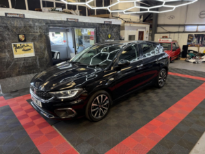 2017 Fiat Tipo 1.4 Tipo Hatchback 1.4 95hp Lounge in Black — image 6