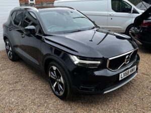 2018 Volvo Xc40 2.0 D3 Momentum Auto Euro 6 (s/s) 5dr in Black — image 5