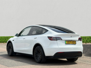2023 Tesla Model Y (dual Motor) Long Range SUV 5dr Electric Auto 4wde (384 Bhp) in White — image 5