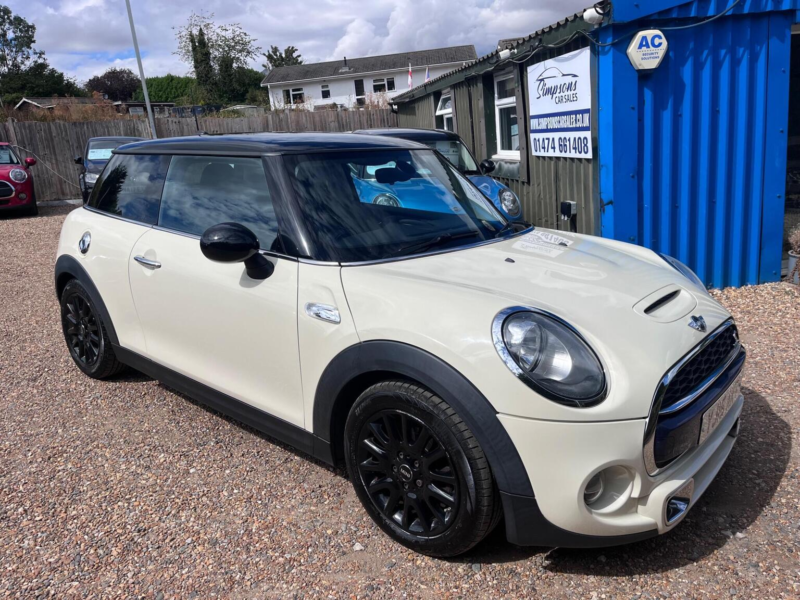 2015 MINI Hatch 2.0 Cooper S Euro 6 (s/s) 3dr in White — image 1