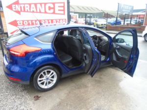 2015 Ford Focus 1.6 Tdci Zetec Hatchback 5dr Diesel Manual Euro 5 (s/s) (115 Ps) in Blue — image 6