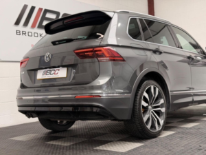 2019 Volkswagen Tiguan 2.0 Tdi R-Line Tech 4motion Euro 6 (s/s) 5dr in Grey — image 6