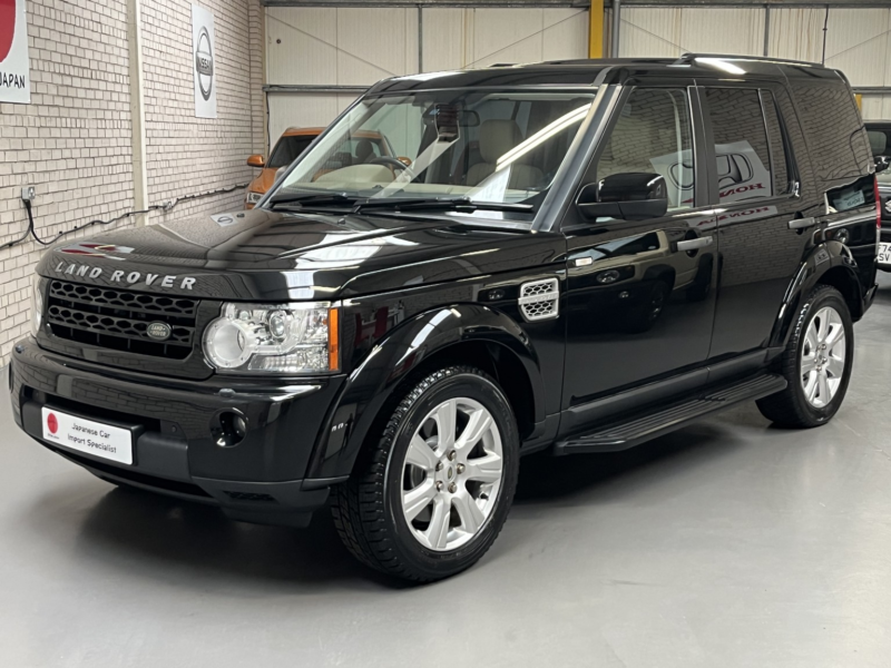 2010 Land Rover Discovery 4 5.0 V8 Se Automatic 7 Seater in Black — image 1