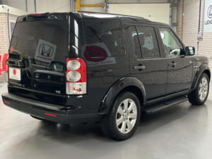 2010 Land Rover Discovery 4 5.0 V8 Se Automatic 7 Seater in Black — image 5