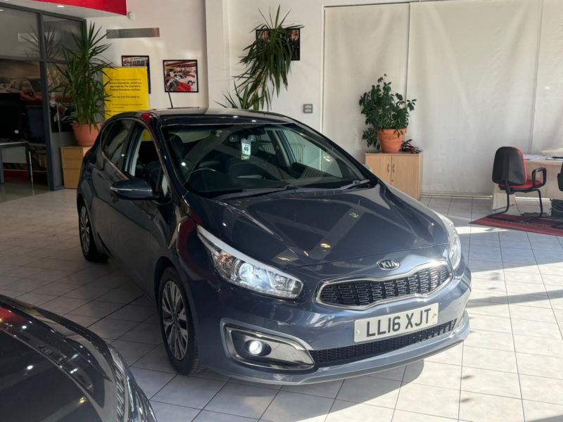 2016 Kia Ceed 1.6 Crdi 3 in Blue — image 1