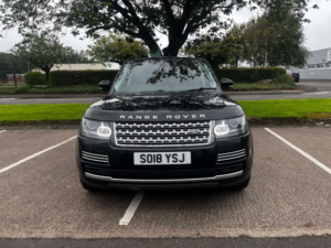 2018 Land Rover Range Rover 3.0 Range Rover Vogue Se Tdv6 Auto 4WD 5dr in Black — image 4
