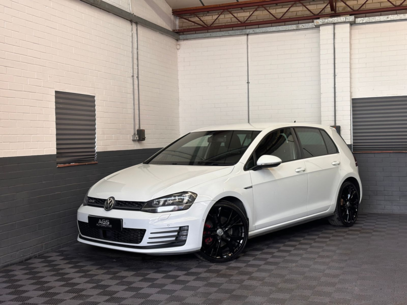 2014 Volkswagen Golf 2.0 Tdi Bluemotion Tech Gtd Hatchback 5dr Diesel DSG Euro 6 (s/s) (184 Ps) in White — image 1
