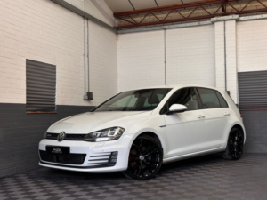 2014 Volkswagen Golf 2.0 Tdi Bluemotion Tech Gtd Hatchback 5dr Diesel DSG Euro 6 (s/s) (184 Ps) in White — image 2