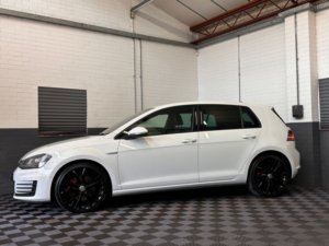 2014 Volkswagen Golf 2.0 Tdi Bluemotion Tech Gtd Hatchback 5dr Diesel DSG Euro 6 (s/s) (184 Ps) in White — image 6
