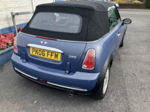 2006 MINI Convertible 1.6 One Convertible in Blue — image 2