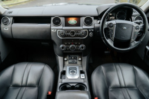 2016 Land Rover Discovery 4 3.0 Sd V6 Se Tech SUV 5dr Diesel Auto 4WD Euro 6 (s/s) (256 Bhp) in Grey — image 2