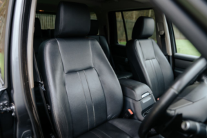 2016 Land Rover Discovery 4 3.0 Sd V6 Se Tech SUV 5dr Diesel Auto 4WD Euro 6 (s/s) (256 Bhp) in Grey — image 4