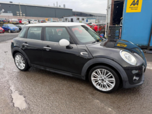 2016 MINI Hatch 1.5 Cooper Euro 6 (s/s) 5dr in Black — image 6