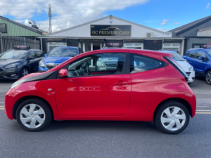 2015 Toyota Aygo 1.0 Vvt-I X-Play Hatchback 3dr Petrol Manual Euro 5 Euro 5 (68 Ps) in Red — image 4