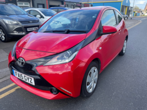 2015 Toyota Aygo 1.0 Vvt-I X-Play Hatchback 3dr Petrol Manual Euro 5 Euro 5 (68 Ps) in Red — image 5