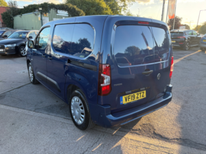 2019 Vauxhall Combo 1.6 Turbo D 2000 Sportive Panel Van 4dr Diesel Manual L1 H1 Euro 6 (s/s) (100 Ps) in Blue — image 3