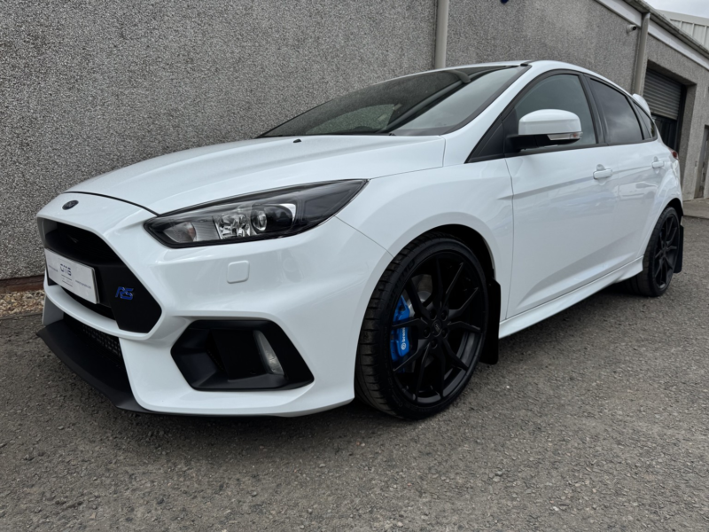 2017 Ford Focus 2.3 T Ecoboost Rs in White — image 1