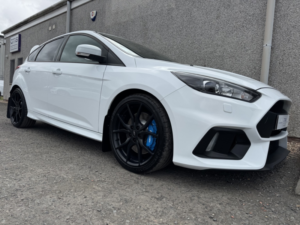 2017 Ford Focus 2.3 T Ecoboost Rs in White — image 5