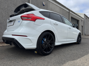 2017 Ford Focus 2.3 T Ecoboost Rs in White — image 6