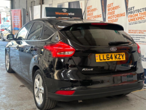 2014 Ford Focus 1.0t Ecoboost Titanium Euro 6 (s/s) 5dr in Black — image 4