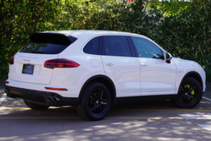 2015 Porsche Cayenne 3.0 V6 E-Hybrid S Tiptronics 4WD Euro 6 (s/s) 5dr in White — image 3
