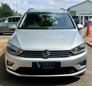 2016 Volkswagen Golf Sv 1.4 Tsi Bluemotion Tech Se Automatic in Silver — image 2