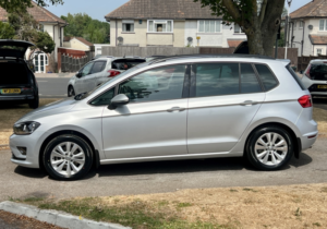 2016 Volkswagen Golf Sv 1.4 Tsi Bluemotion Tech Se Automatic in Silver — image 4