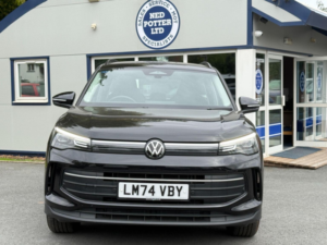 2024 Volkswagen Tiguan 1.5 Etsi Mhev Life DSG Euro 6 (s/s) 5dr in Black — image 3