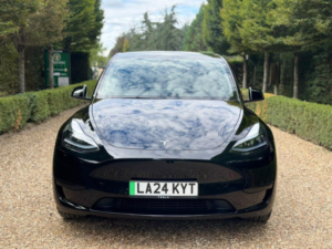 2024 Tesla Model Y Auto Rwd 5dr in Black — image 3