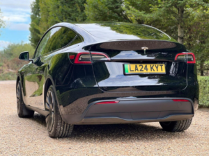 2024 Tesla Model Y Auto Rwd 5dr in Black — image 5