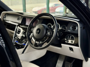 2020 Rolls-Royce Cullinan 6.8 V12 in Black — image 3