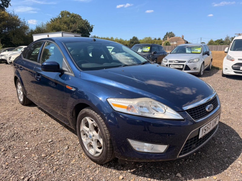 2011 Ford Mondeo 2.0 Zetec 5dr in Blue — image 1