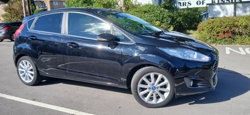 2016 Ford Fiesta 1.0 T Ecoboost Titanium in Black — image 1