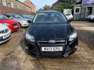 2013 Ford Focus 1.6 Tdci Zetec Euro 5 (s/s) 5dr in Black — image 2
