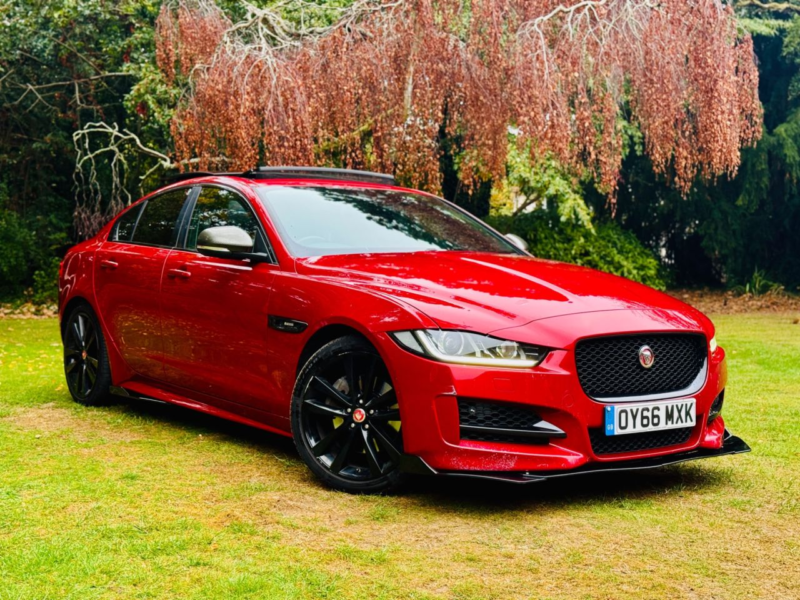 2016 Jaguar Xe 2.0d R-Sport Saloon 4dr Diesel Auto AWD Euro 6 (s/s) (180 Ps) in Red — image 1