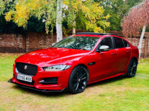 2016 Jaguar Xe 2.0d R-Sport Saloon 4dr Diesel Auto AWD Euro 6 (s/s) (180 Ps) in Red — image 5