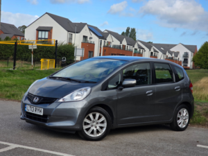 2013 Honda Jazz 1.4 I-Vtec Es Hatchback 5dr Petrol CVT Euro 5 (99 Ps) in Grey — image 3