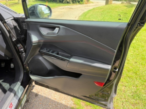 2024 Ford Puma 1.0 Puma St-Line 5 Door 1.0l Ecoboost 125ps Mhev 6 Speed Manual in Black — image 5