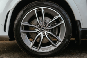 2019 Mercedes-Benz Gle 2.9 Gle350d Amg Line (premium) SUV 5dr Diesel G-Tronic 4matic Euro 6 (s/s) (7 Seat) (272 Ps) in White — image 3