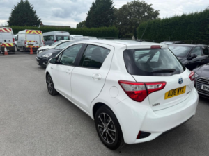 2018 Toyota Yaris 1.5 Vvt-H Icon Tech E-CVT Euro 6 (s/s) 5dr in White — image 4