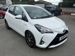 2018 Toyota Yaris 1.5 Vvt-H Icon Tech E-CVT Euro 6 (s/s) 5dr in White — image 6