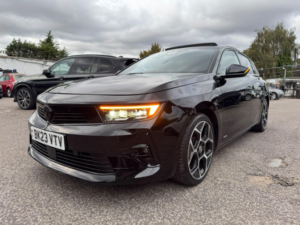 2023 Vauxhall Astra 1.2 Turbo Ultimate Auto Euro 6 (s/s) 5dr in Black — image 2